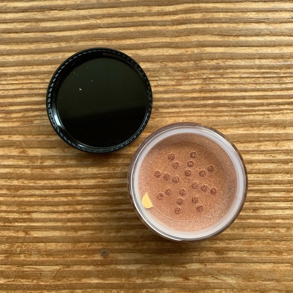 💰5/$25💰🎉HP🎉 New Sydney Grace Whipped Berry Highlighter - Picture 2 of 3